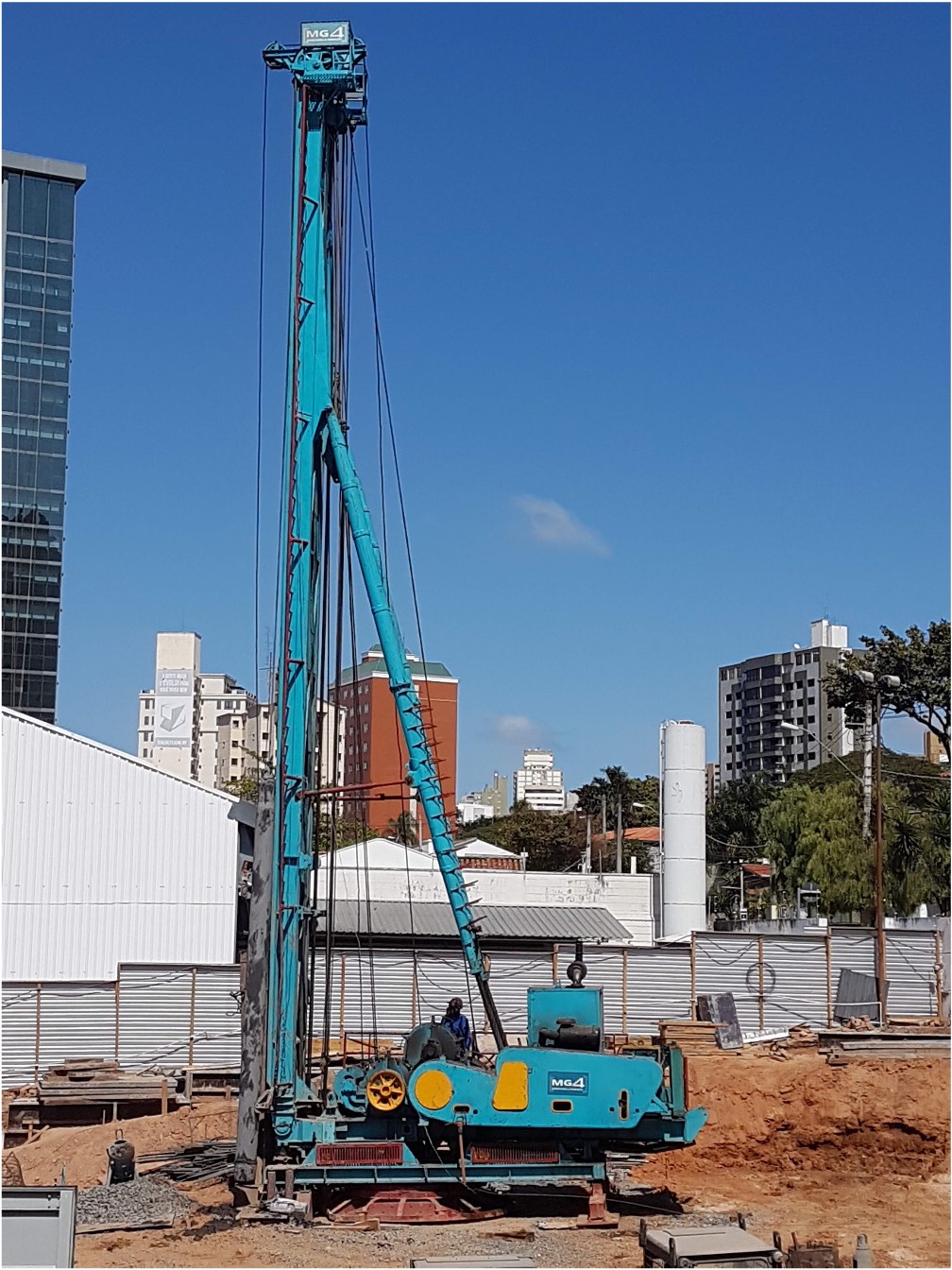 Contenção com talude vegetado